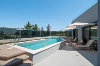 House of Hermes with Heated Pool and Sea View - Wi-Fi