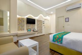 Treebo Premium Vedic Stays Near High Court