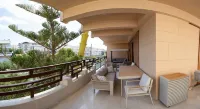 Glyfada Prime Vacation Rentals - Dağ Manzaralı