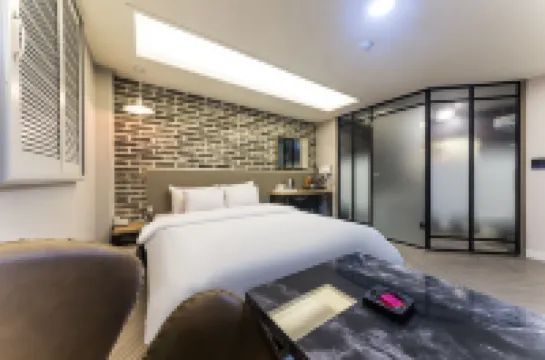 Suwon City Hall Station Dean