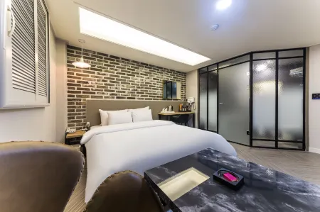 Suwon City Hall Station Dean Отели рядом с достопримечательностью «Hwaseong Haenggung»