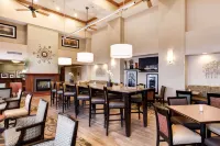 Hampton Inn & Suites Addison - 2-Star