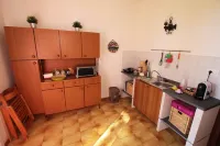 Chalet nel bosco immerso nel bosco di querce a Monterosso Etneo