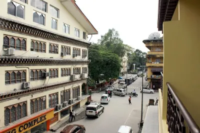 Central Hotel فنادق في 