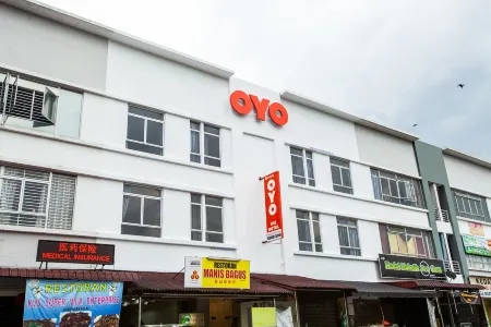 OYO 89631 988 Hotel