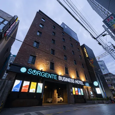Sorgente Business Hotel Hotel berhampiran Stesen Taman Sukan