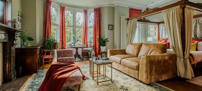 The Suite | Cardiff City Centre + Private Parking Hotels in Riverside