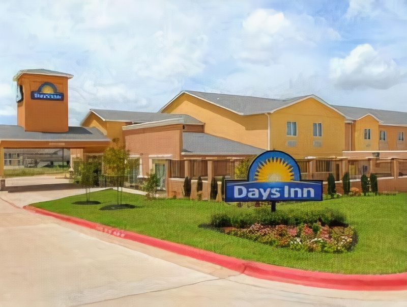 Days Inn by Wyndham Rockdale Texas