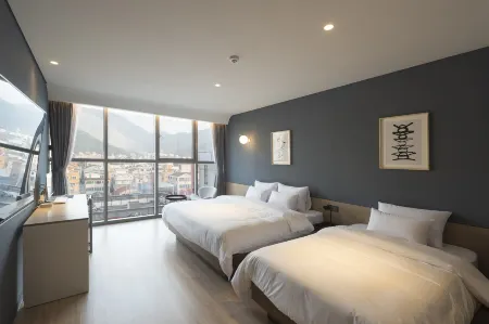 Hound Hotel Changwon Jinhae Отели рядом с достопримечательностью «Чинхэгу»