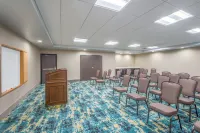 Holiday Inn Express & Suites Shawnee-Kansas City West Hotel a Shawnee