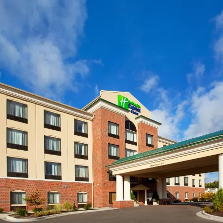 Holiday Inn Express & Suites DETROIT - UTICA by IHG