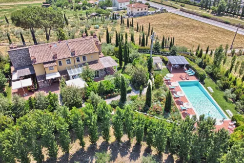 Luxury Villa in Tuscany with Pool Near Pisa and Florence - Eight Bedrooms 14 pl Hotels in Palaia