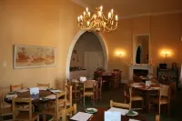 Karoopark Guest House Hotels in Camdeboo Local Municipality