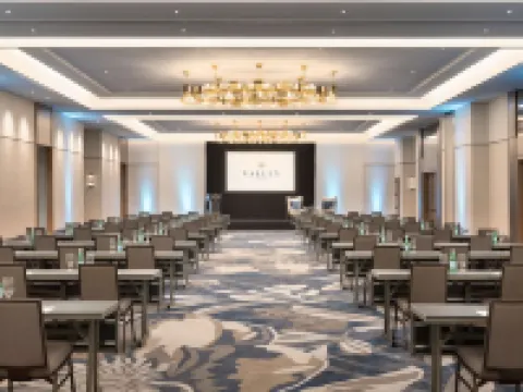 Valley Hotel Homewood Birmingham, Curio Collection by Hilton Hotels in Homewood