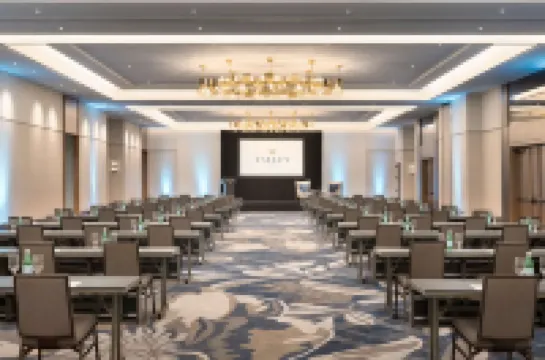 Valley Hotel Homewood Birmingham, Curio Collection by Hilton