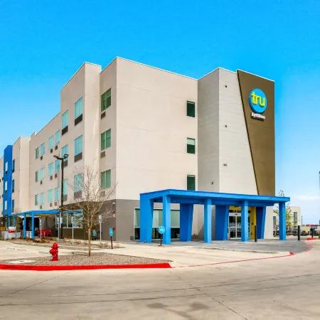 Tru by Hilton Midland