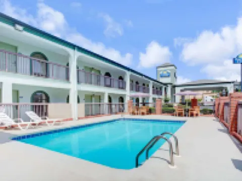 Days Inn & Suites by Wyndham Stockbridge South Atlanta Hotels in Stockbridge