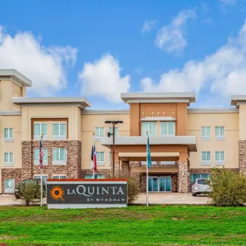 La Quinta Inn & Suites by Wyndham Luling Отели в г. Лулинг