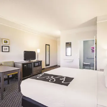 La Quinta Inn & Suites by Wyndham Austin Near the Domain