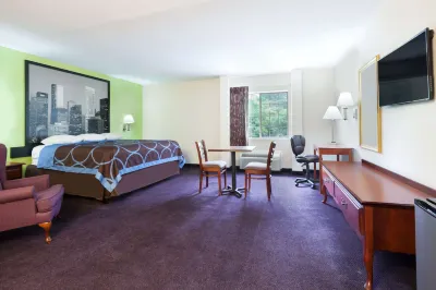 Super 8 by Wyndham Huntsville Hotels in Huntsville