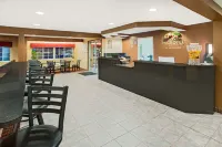 Microtel Inn & Suites by Wyndham Holland Hotel di Belanda