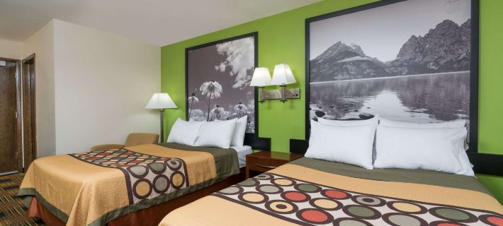 Super 8 by Wyndham Rochester Mayo Clinic Area Hotels in Rochester