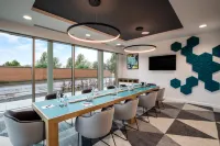 Holiday Inn Express CAMBRIDGE WEST - CAMBOURNE by IHG - bar