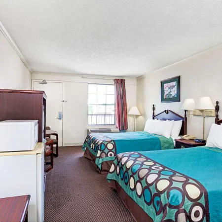 Super 8 by Wyndham Clarksville East