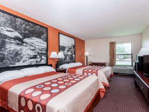 Super 8 by Wyndham Harrisburg