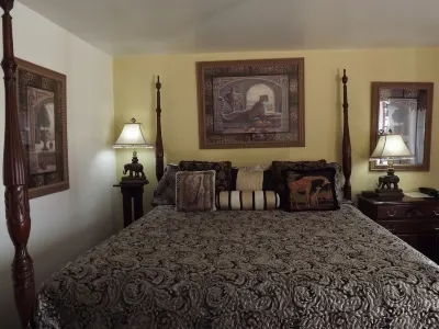 Crest Country Inn Отели в г. Хомстед