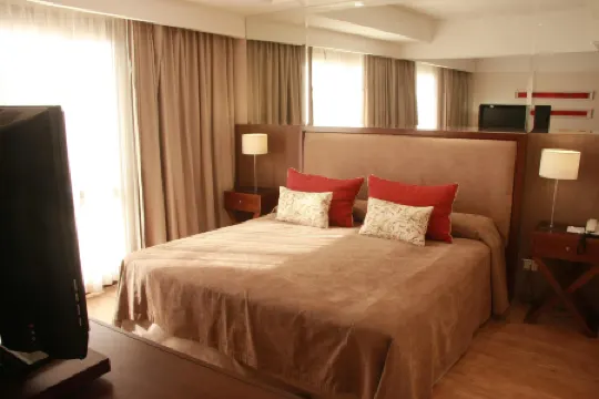 Grand King Hotel Отели рядом с достопримечательностью «Здание Кавана»