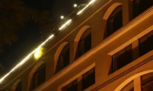 Envoy Continental Hotel