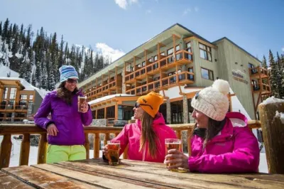 Sunshine Mountain Lodge Hotels near Cave and Basin National Historic Site