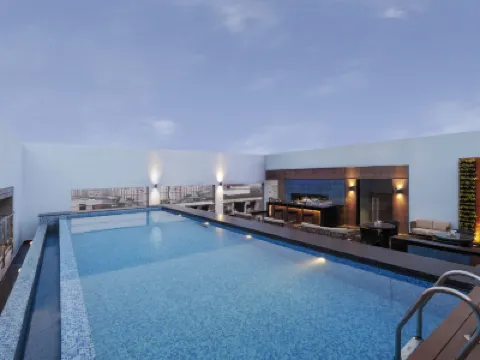 古瓦哈蒂GS路諾富特酒店 酒店