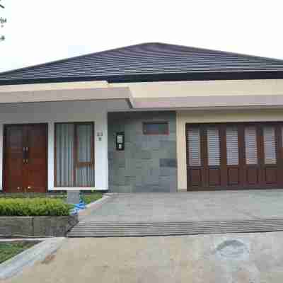 Cempaka 5 Villa 7 Bedrooms with a Private Pool Hotel Exterior