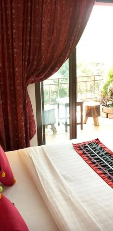 ห้องดีลักซ์ เตียงใหญ่ 1 เตียง