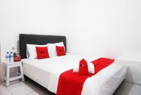 RedDoorz @ Jalan Tanjung Blitar Hotels in Sukorejo