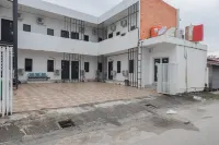RedDoorz @ Sani Guest House Balikpapan Hotel di Balikpapan