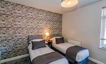 Newhall Lodge - Housity