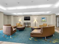 캔들우드 스위트 이리 바이 IHG 밀크릭 몰 주변 호텔