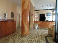 Hotel Stazione Sul Lago di Iseo Hôtels à : Paratico