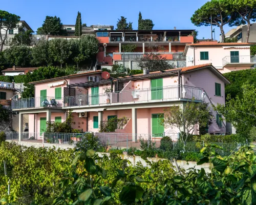 Giulia Hotels in Capoliveri