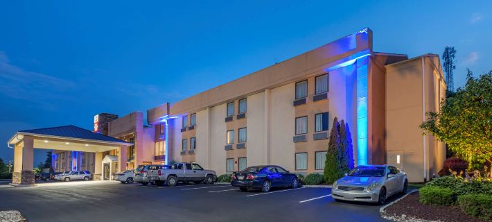 Best Western Plus Poconos Hotel Отели в г. Монро