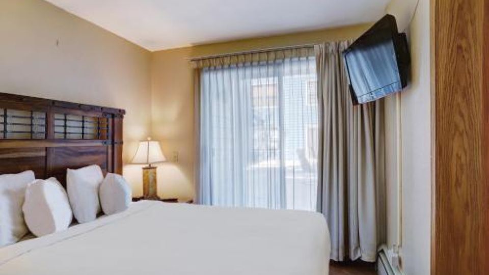 River Mtn Lodge W103