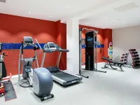 Hampton by Hilton Glasgow Central Hotels near Mitchell Library