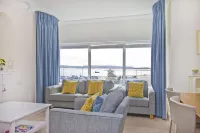 Beautiful Aberdovey Seafront Apartment 2