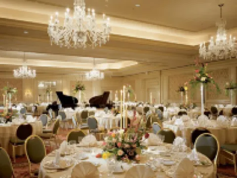 InterContinental Hotels KANSAS CITY AT THE PLAZA by IHG