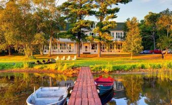 Historic Birch Lodge and Motel