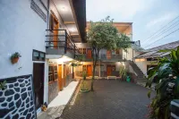RedDoorz @ Pandanrejo Batu Hotels in Bumiaji