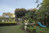 D'Green Villa Hotels in Lembang